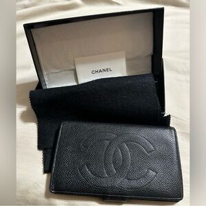 CHANEL Caviar Black Wallet
